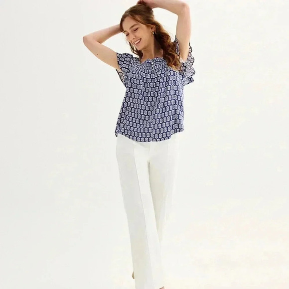 Draper James Women’s Flutter Sleeve Smocked Top - Picture 3 of 9